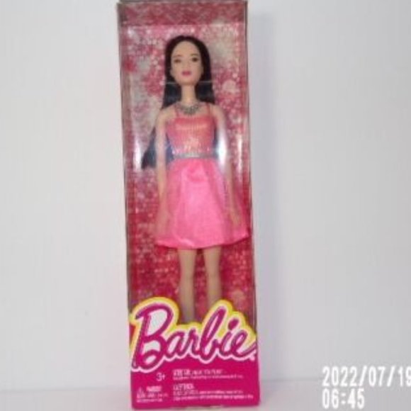 NEW OLD STOCK ORIENTAL Glamour Glitz Barbie in Pink Dress Black Hair T7580 - Picture 1 of 2